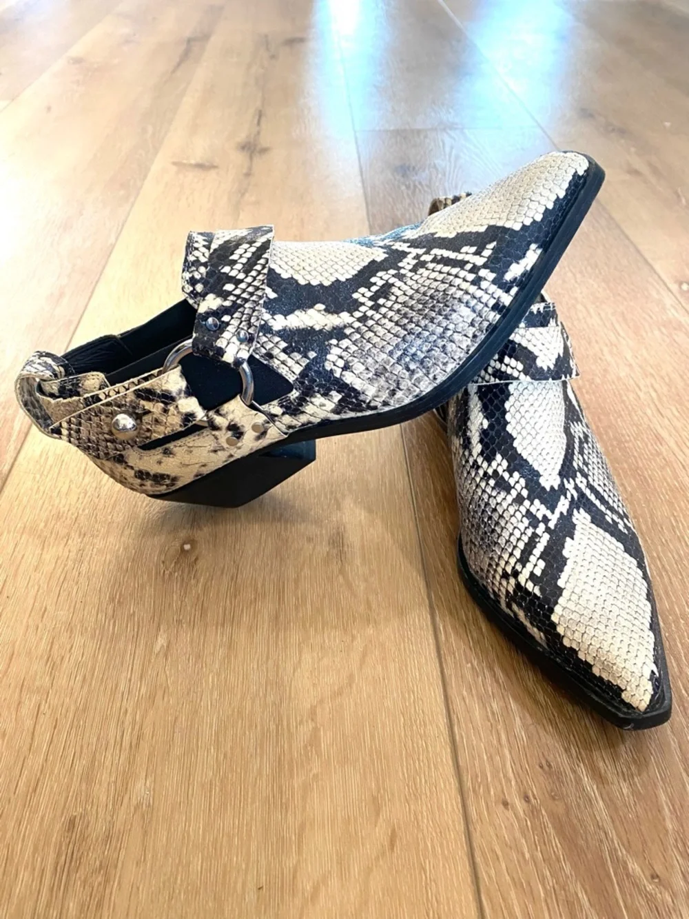 Rag & Bone Westin Harness Ankle Pointed Toe Booties Snakeskin Rock Chic Size 8 - Picture 3 of 10